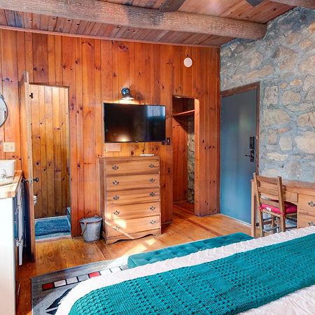 The Furry Lodge Double Ste 2&3 Waynesville Bagian luar foto