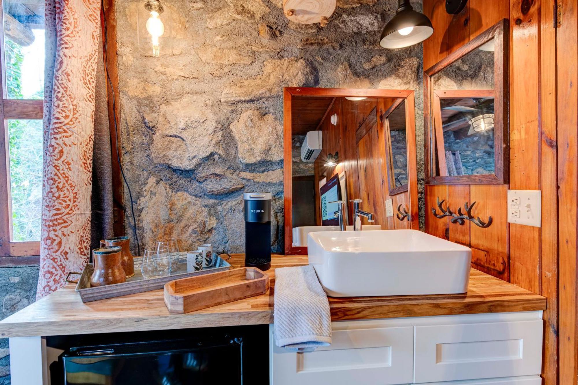 The Furry Lodge Double Ste 2&3 Waynesville Bagian luar foto