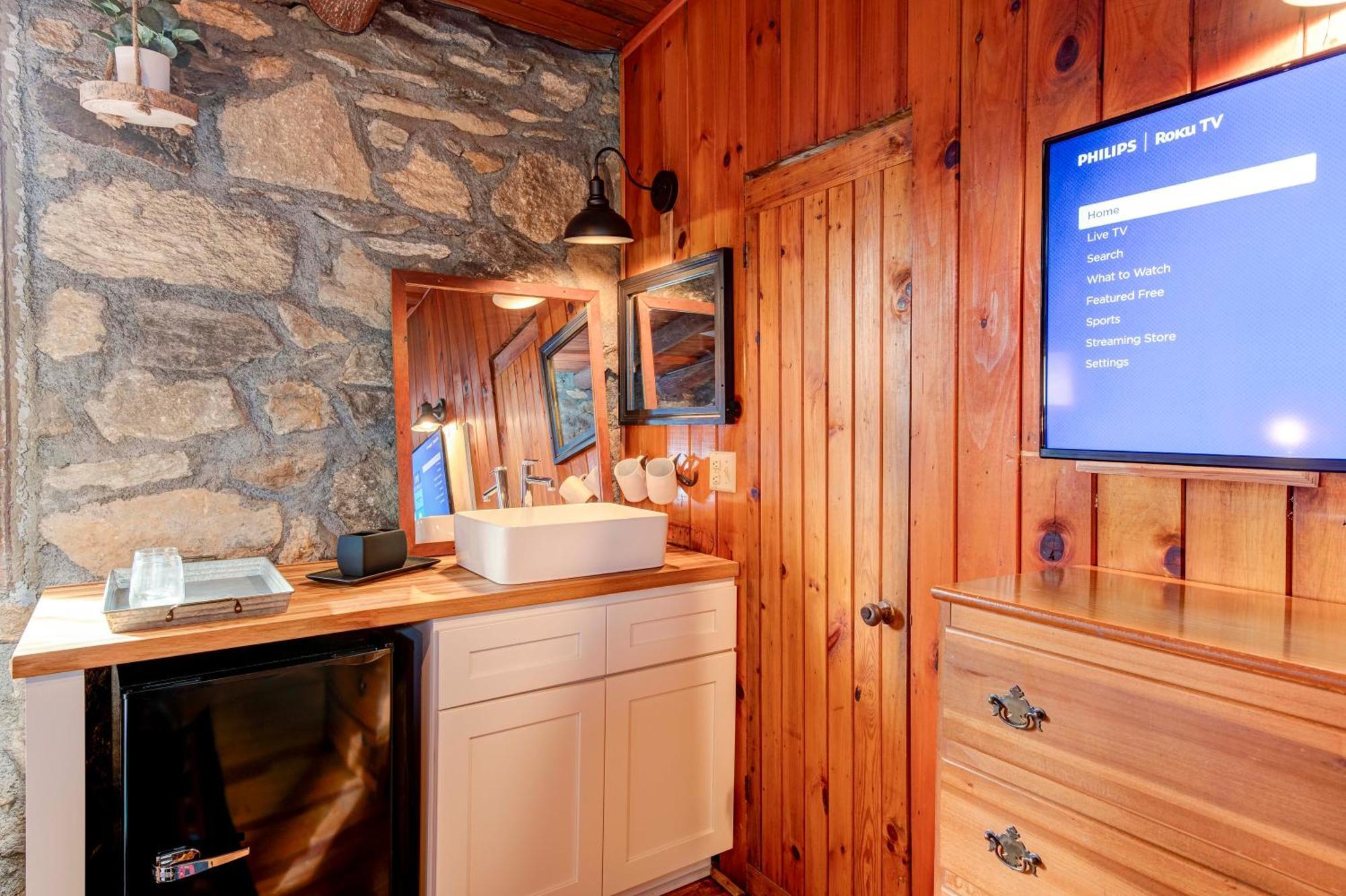 The Furry Lodge Double Ste 2&3 Waynesville Bagian luar foto