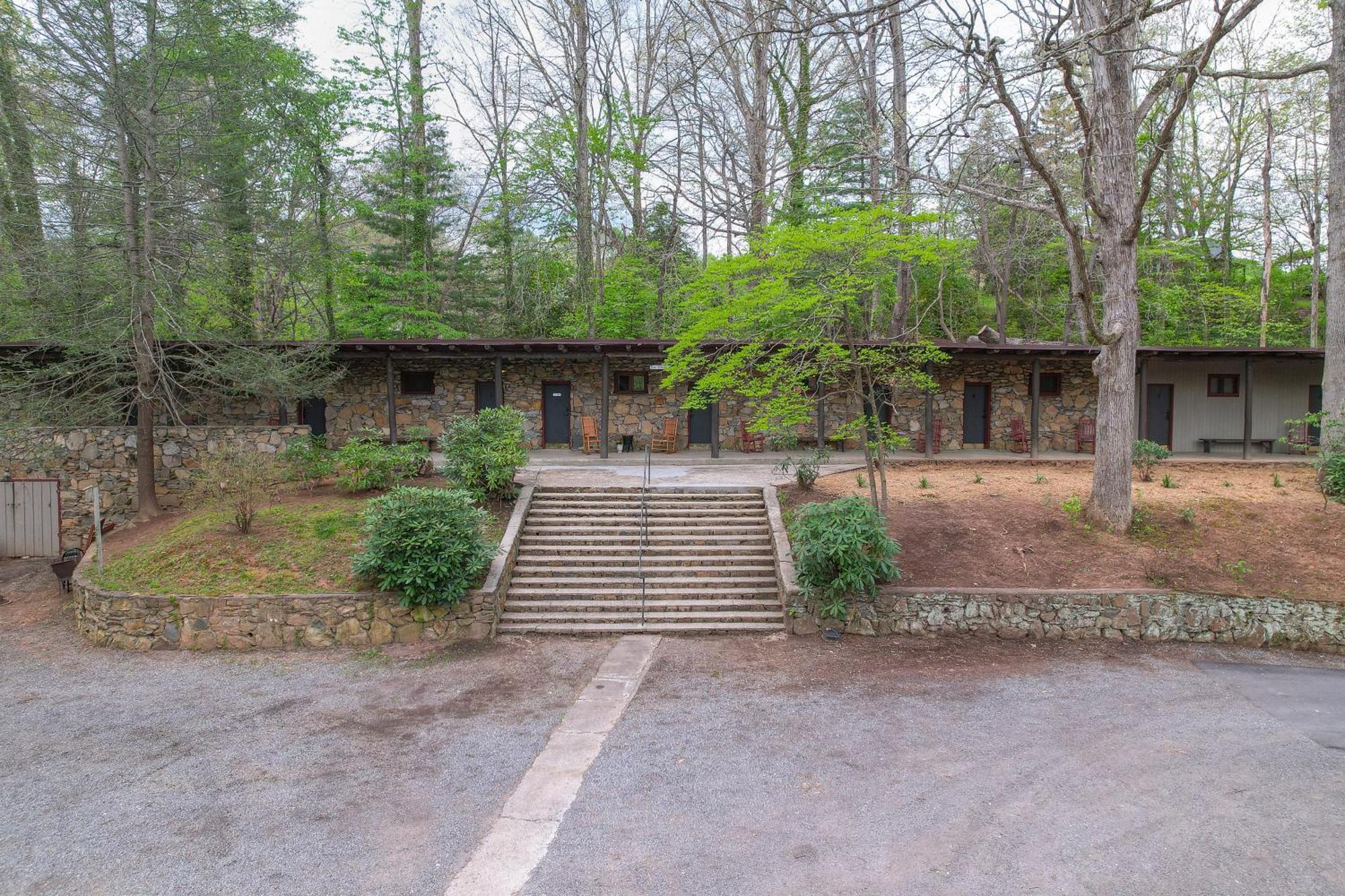 The Furry Lodge Double Ste 2&3 Waynesville Bagian luar foto